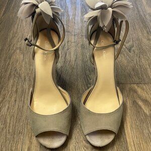 Calvin Klein Gray Peep-Toe Heels Size 8 – Floral Detail – Excellent Condition